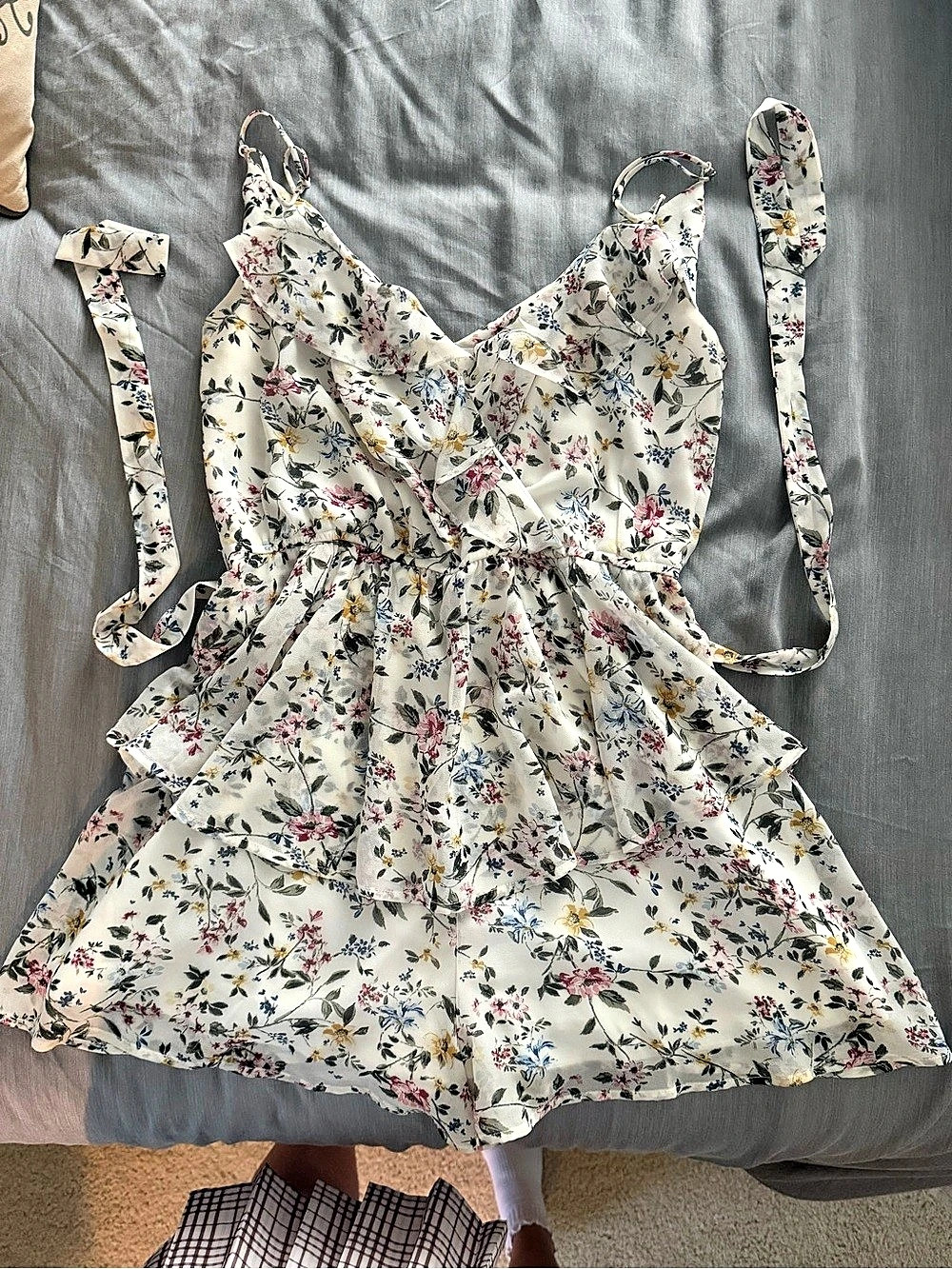 Floral Mini Romper in White & Pink Like New